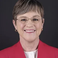 Laura Kelly height profile photo