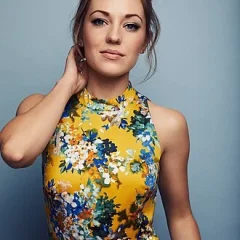Laura Osnes height profile photo