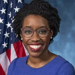Lauren Underwood height profile photo
