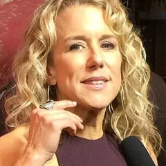 Lauren Weedman height profile photo