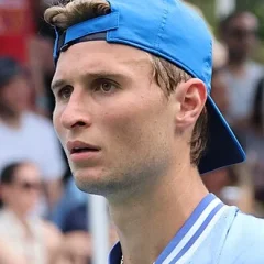 Leandro Riedi height profile photo