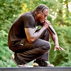 Lecrae height profile photo