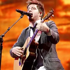 Lee DeWyze height profile photo