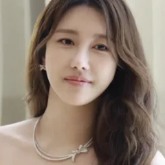 Lee Ji-ah height profile photo
