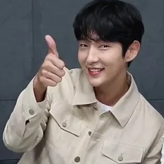 Lee Joon-gi height profile photo