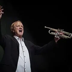 Lee Loughnane height profile photo