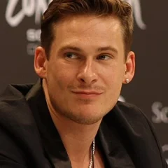 Lee Ryan height profile photo