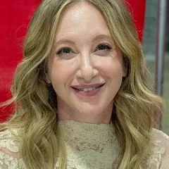 Leigh Bardugo height profile photo