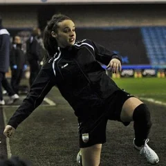 Leigh Nicol height profile photo