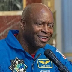 Leland D. Melvin height profile photo