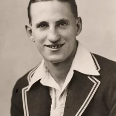 Len Hutton height profile photo