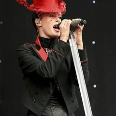 Lene Nystrøm height profile photo
