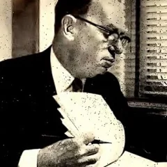 Leo Burnett height profile photo