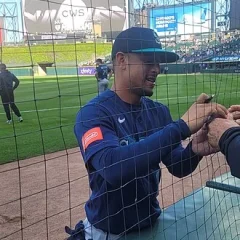 Leo Rivas height profile photo