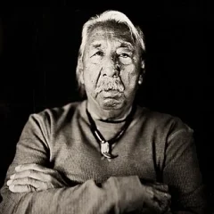 Leonard Peltier height profile photo