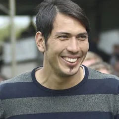 Leonardo Ulloa height profile photo
