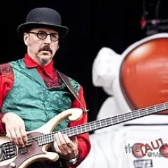 Les Claypool height profile photo