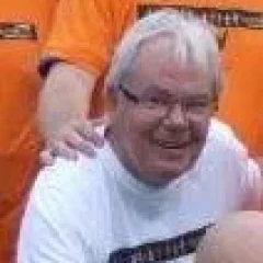 Les Murray (broadcaster) height profile photo