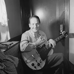 Les Paul height profile photo