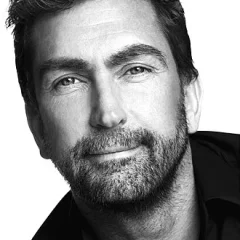 Leslie Benzies height profile photo