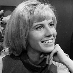 Leslie Charleson height profile photo