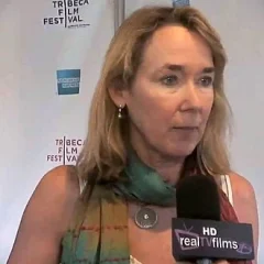 Leslie Cockburn height profile photo