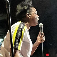 Leslie Jones (comedian) height profile photo