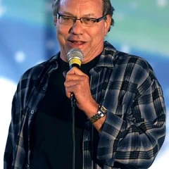 Lewis Black height profile photo