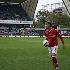 Lewis Brunt height profile photo