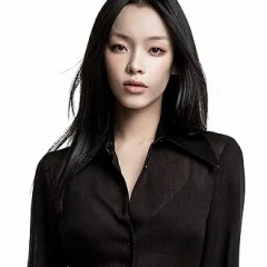 Lexie Liu height profile photo