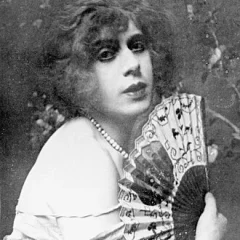 Lili Elbe height profile photo