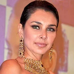 Lisa Ray height profile photo