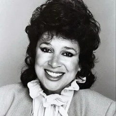 Liz Torres height profile photo