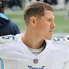 Logan Woodside height profile photo