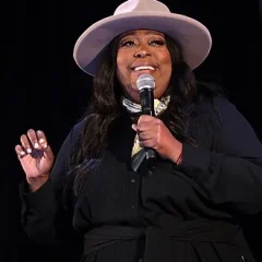 Loni Love height profile photo