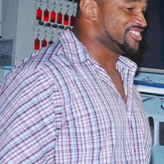 Lorenzo Neal height profile photo