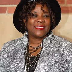 Loretta Devine height profile photo