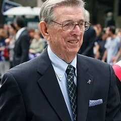 Lou Carnesecca height profile photo