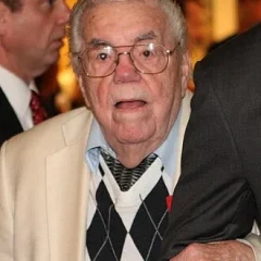 Lou Duva height profile photo