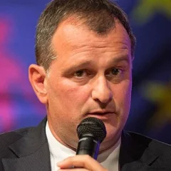 Louis Aliot height profile photo