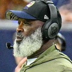 Lovie Smith height profile photo