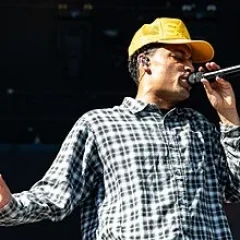 Loyle Carner height profile photo