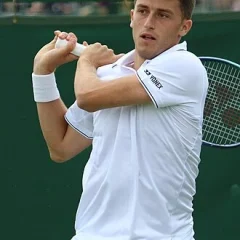 Luca Nardi height profile photo