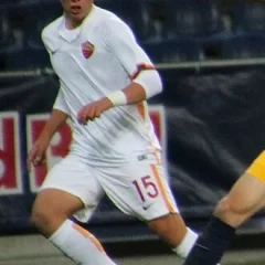 Luca Pellegrini (footballer, born 1999) height profile photo