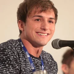 Lucas Cruikshank height profile photo