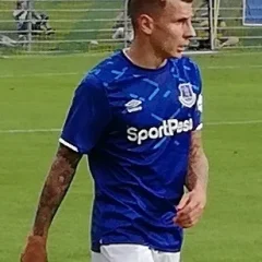 Lucas Digne height profile photo