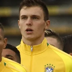 Lucas Perri height profile photo