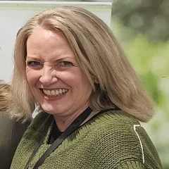 Lucinda Cowden height profile photo