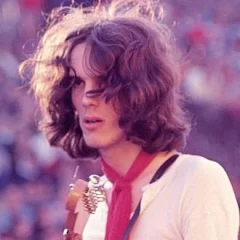 Luis Alberto Spinetta height profile photo