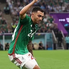 Luis Chávez (footballer) height profile photo